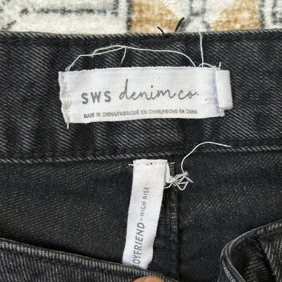 SWS denim co. Black distressed boyfriend fit jeans sz 5 - Picture 2 of 3